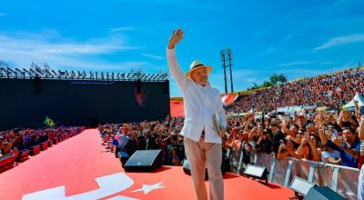 Lula convoca homens a respeitar mulheres em ato de campanha