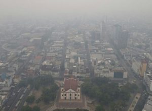 Manaus enfrenta grave crise de qualidade do ar devido a queimadas