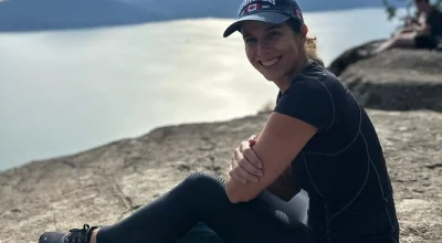 Médica relata luta contra câncer de ovário avançado e busca por remissão