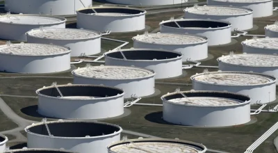 Mercado de petróleo mantém estabilidade em meio a aumento de exportações e tensões no Oriente Médio