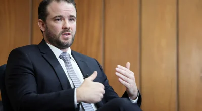 Ministro da Fazenda busca diálogo com economistas sobre agenda fiscal