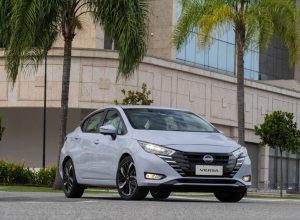 Nissan Versa 2027 chega ao Brasil com aumento de preço e sem novidades significativas
