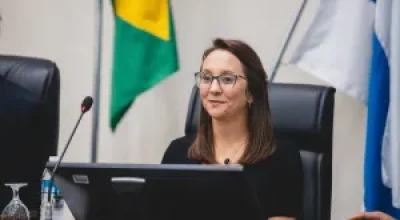 Podemos anuncia neutralidade na corrida presidencial e busca diálogo