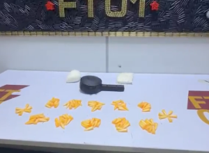 Polícia Militar apreende cocaína e carregador de pistola em Vitória