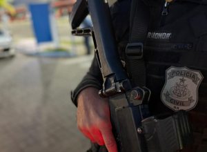 Polícia prende homem suspeito de roubos em cinco cidades da Bahia com eletrônicos e drogas