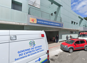 Primo esfaqueia familiar após briga em bar de Vitória e caso vira alvo de investigação policial