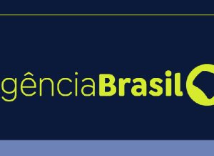 Quatro pessoas ficam feridas após explosão em edifício de Copacabana mobilizar bombeiros