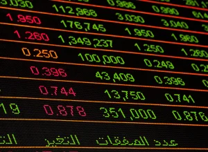 Queda acentuada do EWZ reflete reeleição de Lula e frustrações do mercado financeiro