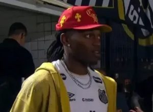 Rafael Leão visita Santos e demonstra apoio a Neymar na Vila Belmiro