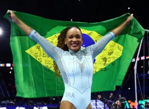Rebeca Andrade conquista tricampeonato no Mundial de Ginástica em Roterdã