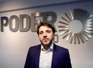 Renan Santos critica Lula e aponta escândalos como motivo para ausência em debates