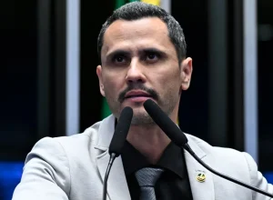 Republicanos oficializa Cleitinho como candidato ao governo de Minas Gerais