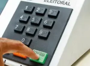 Salvador reabre seções eleitorais após decisão do STF