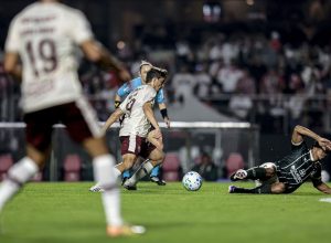 São Paulo empata com Coritiba e amarga nona partida sem vitória no Brasileirão
