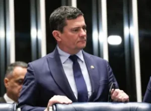 Sergio Moro é criticado por ausência em debate e restringe comentários nas redes sociais