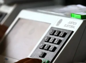 Sergio Moro lidera intenções de voto no Paraná com 37%, enquanto Requião e Sandro Alex estão empatados