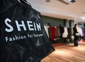 Shein enfrenta queda de 10% em sua estreia na Bolsa de Hong Kong
