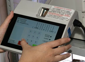 Teste das urnas eletrônicas para o segundo turno das Eleições no Espírito Santo