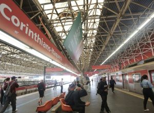 Trabalhadores da CPTM se reúnem para decidir sobre a continuidade da greve