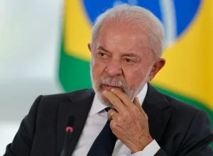 Tre-sp aplica multa a Lula por campanha eleitoral antecipada