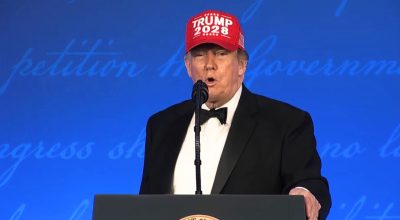 Trump anuncia candidatura à presidência em 2028 durante jantar com jornalistas