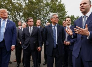Trump propõe autorregulação da IA por bigtechs em resposta a preocupações sociais