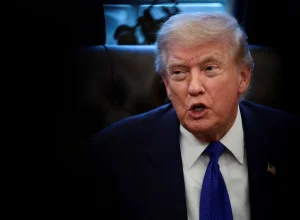 Trump se declara ‘banqueiro’ do Irã e destaca economia como arma na guerra