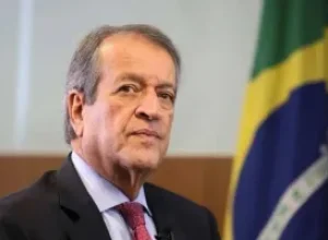 Valdemar solicita autorização judicial para substituição de Michelle no cuidado de Bolsonaro