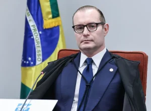 Zanin mantém votos de Garotinho anulados após rejeitar recurso de Eduardo Paes